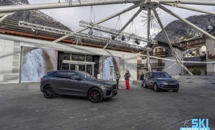 Lounge invernale allo chalet de l’Ange