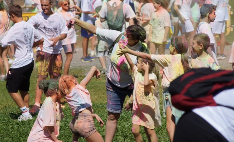 Color Emotion 2019 Aprica