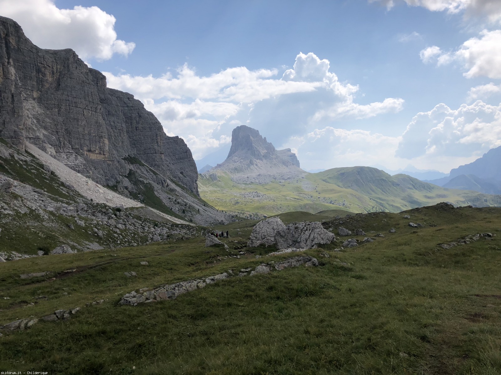 220663-giau-ambr30.jpg