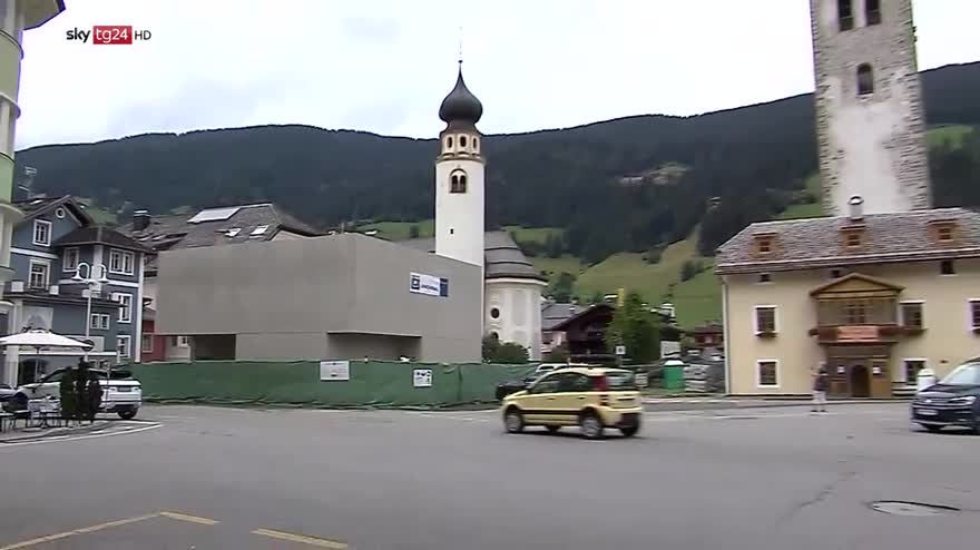 277988-1530946116690error-san-candido-il-cubo-della-discordiavideostill1.jpg