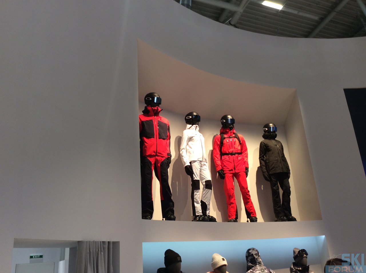 221231-novita-abbigliamento-201819-03.jpg