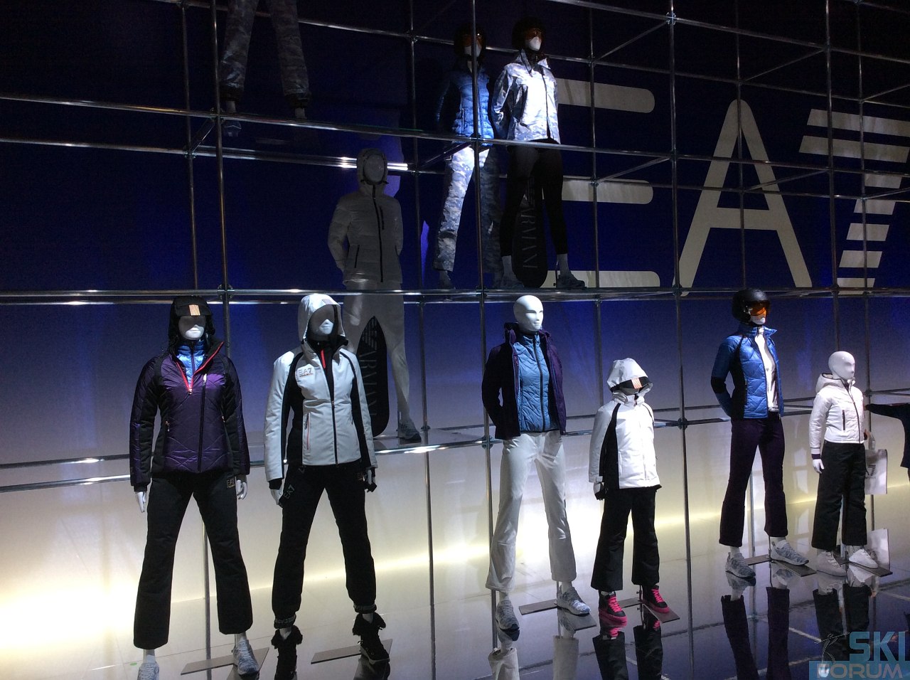 221235-novita-abbigliamento-201819-07.jpg