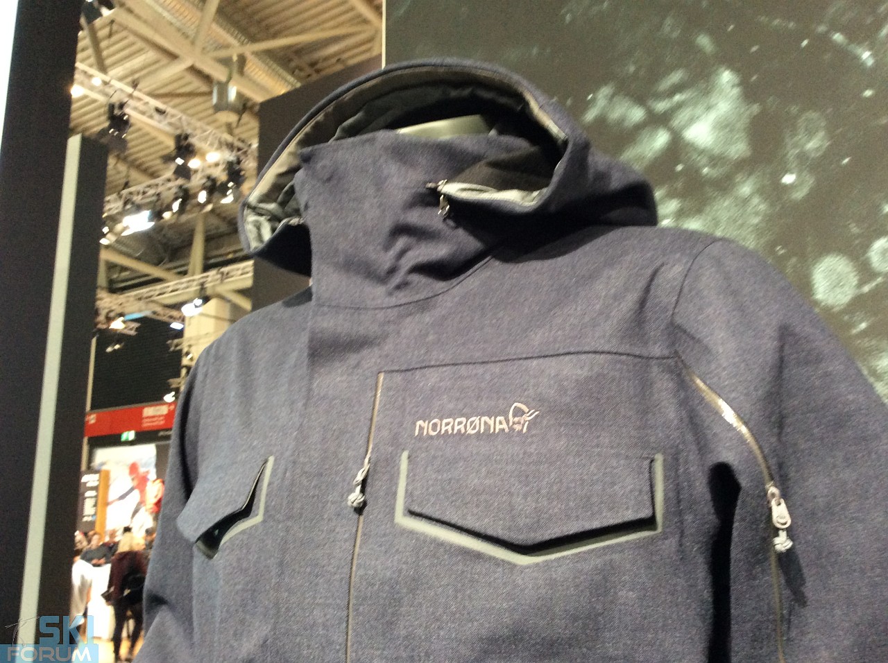 225194-norrona-2018-19-15.jpg