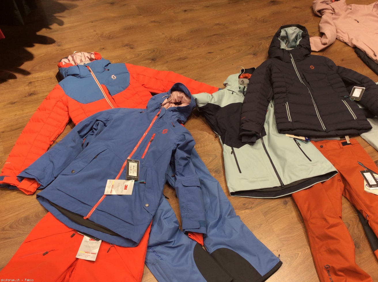 233591-scott-skis-abbigliamento--0b6373b8-bdbe-405a-ac37-e7f12b5cb8e3.jpeg