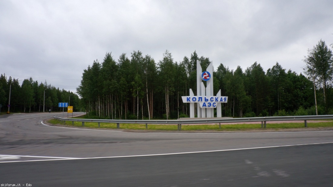 233652-kola-highway-russia-4.jpg