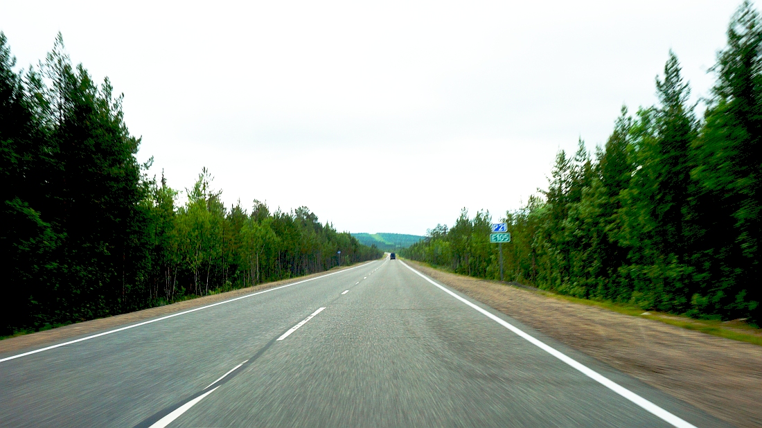 233657-kola-highway-russia-9.jpg