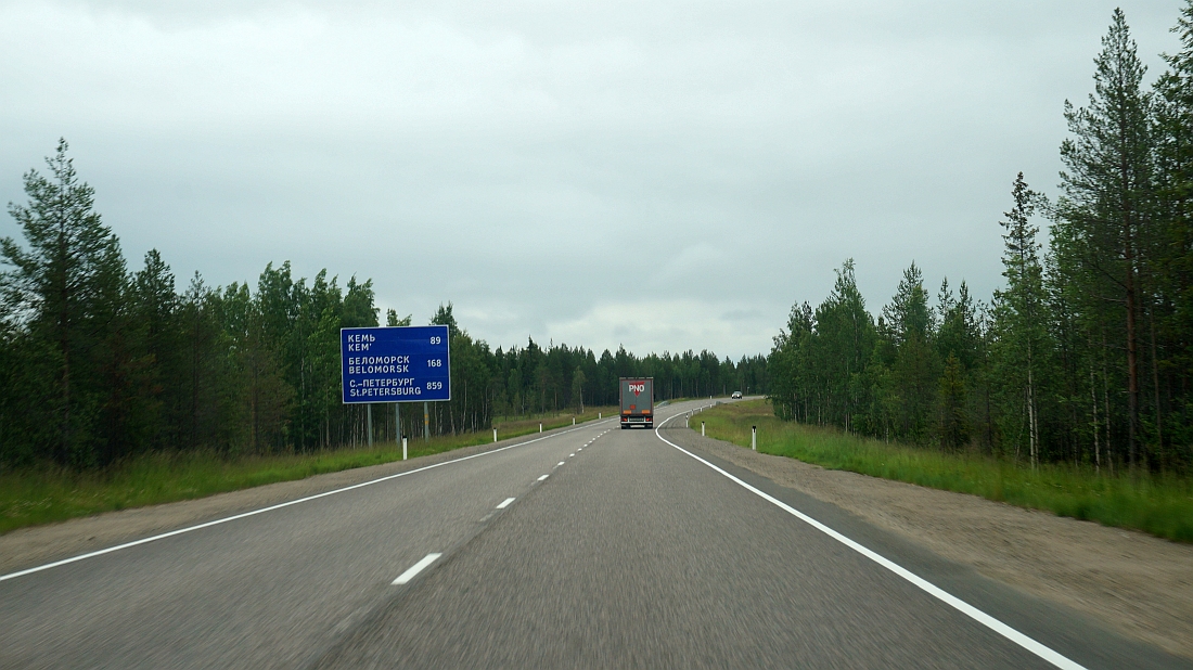 233669-kola-highway-russia-21.jpg