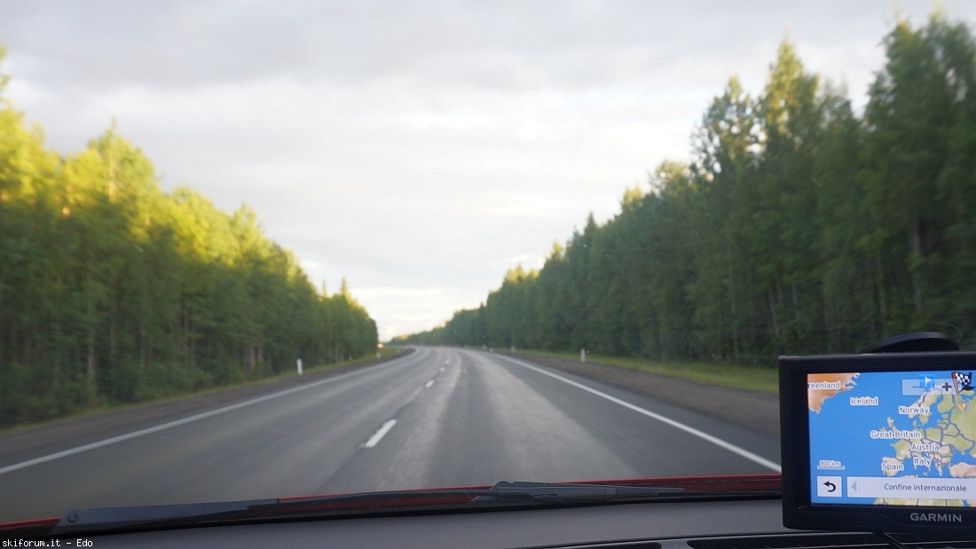 233682-kola-highway-russia-34.jpg