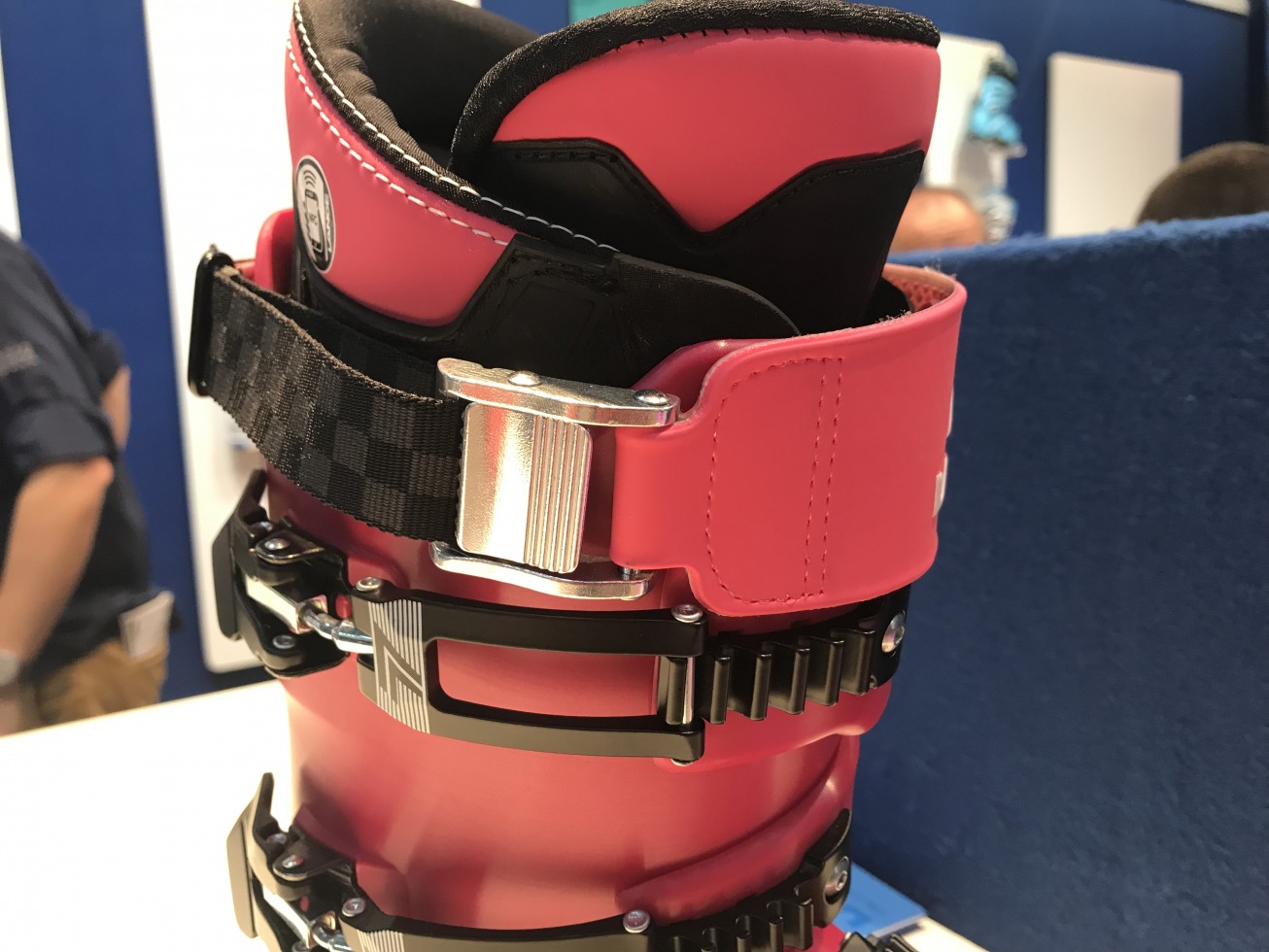 233975-lange-pink-39ef975b-ab77-4e6f-b571-6aaba9d5ab0b.jpeg