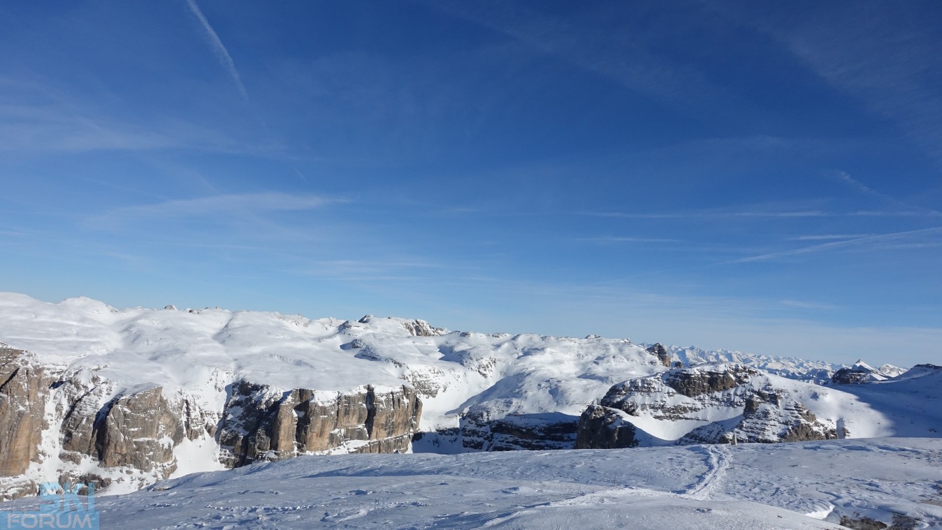 235270-freeski-sella-dolomiti-01.jpg