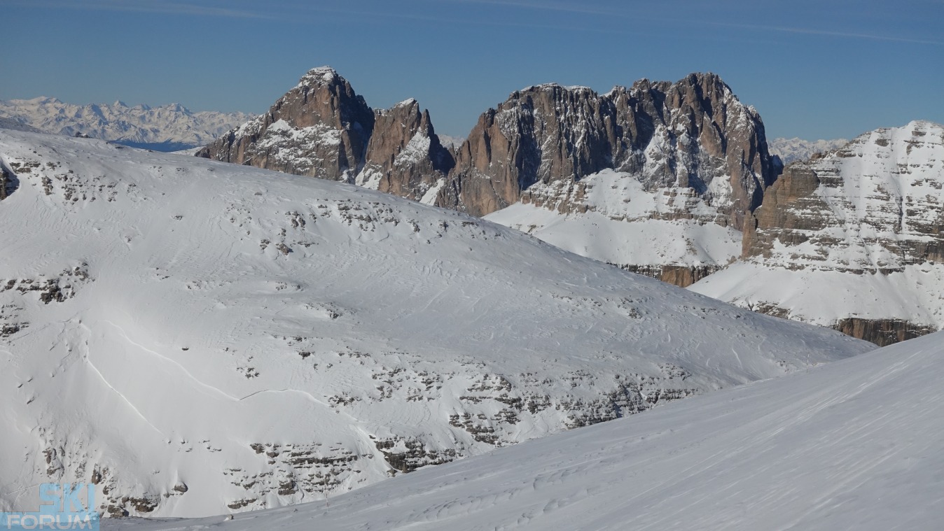 235271-freeski-sella-dolomiti-02.jpg