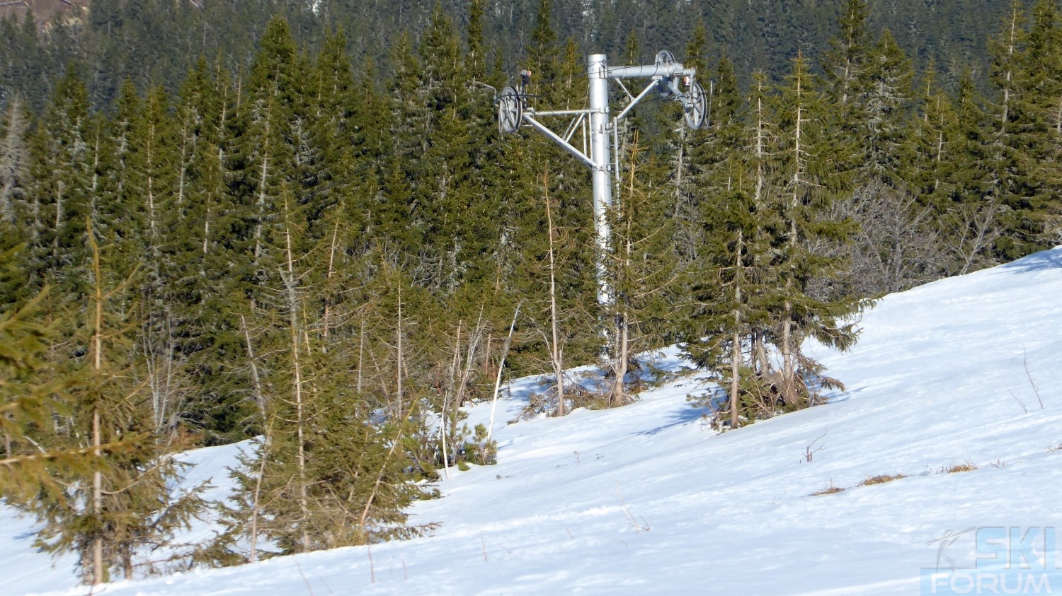 240643-skiing-in-jasna-slovakia-179.jpg