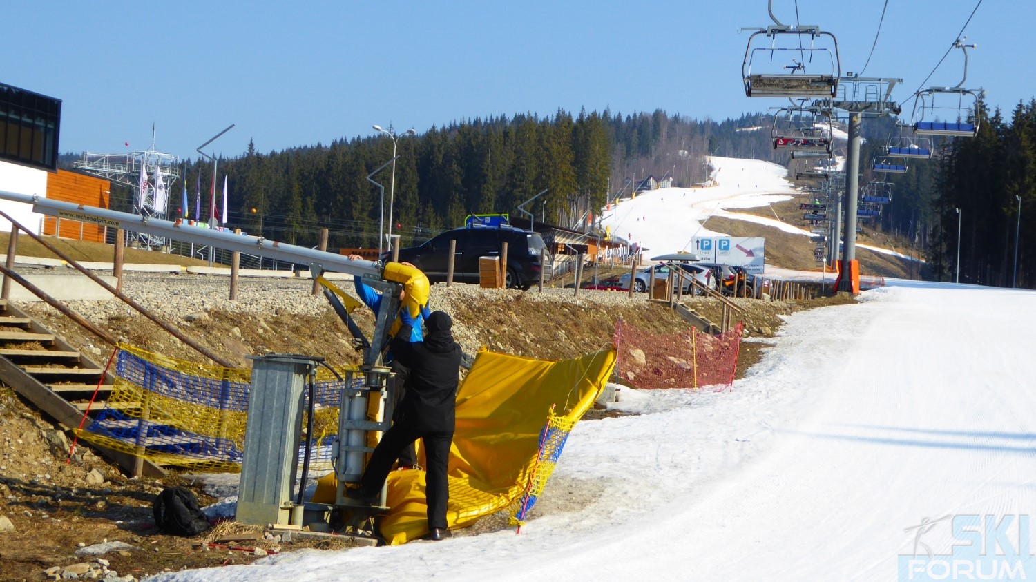 241222-bukovel-ukraine-skiing-9.jpg