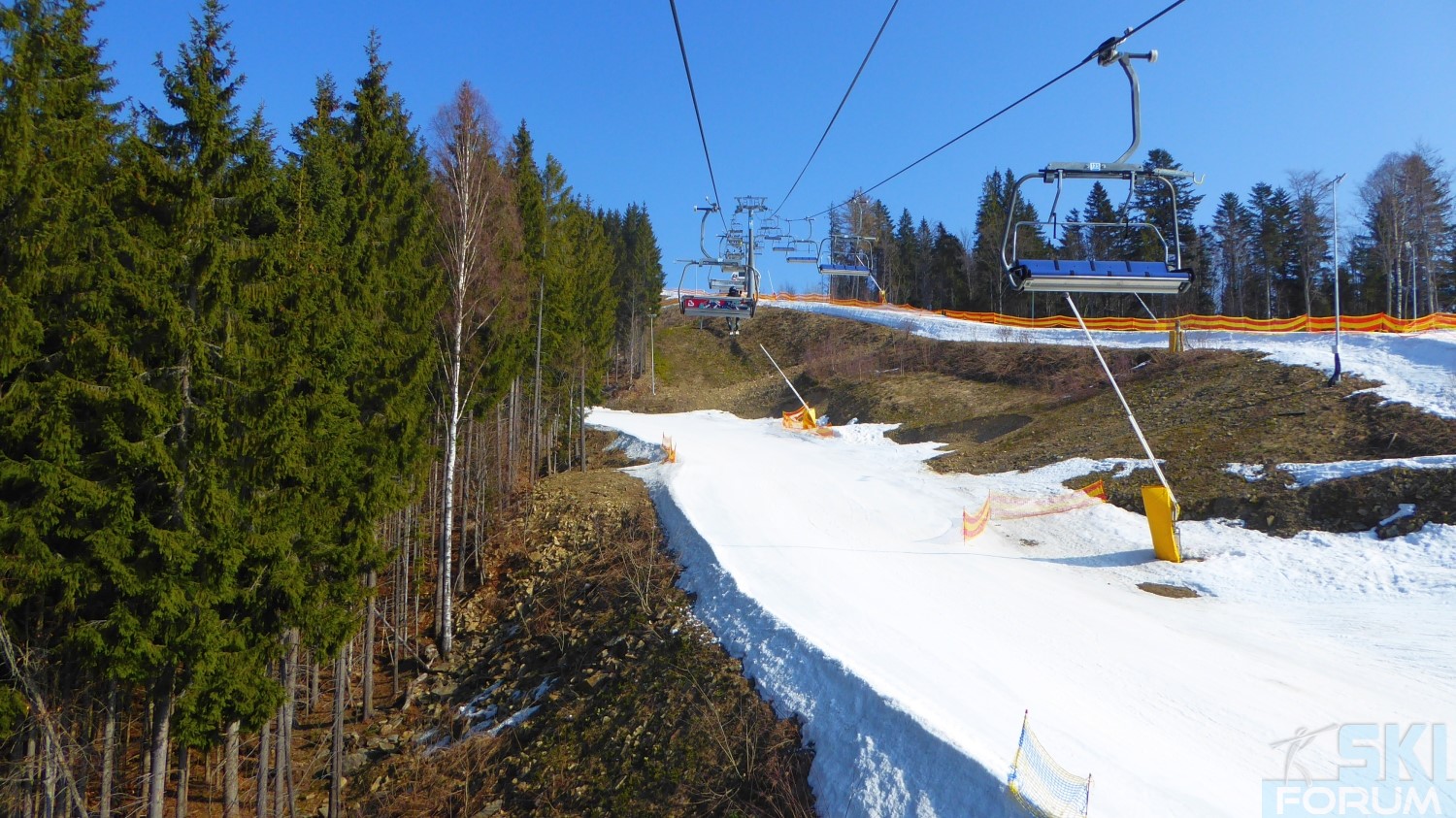 241228-bukovel-ukraine-skiing-15.jpg