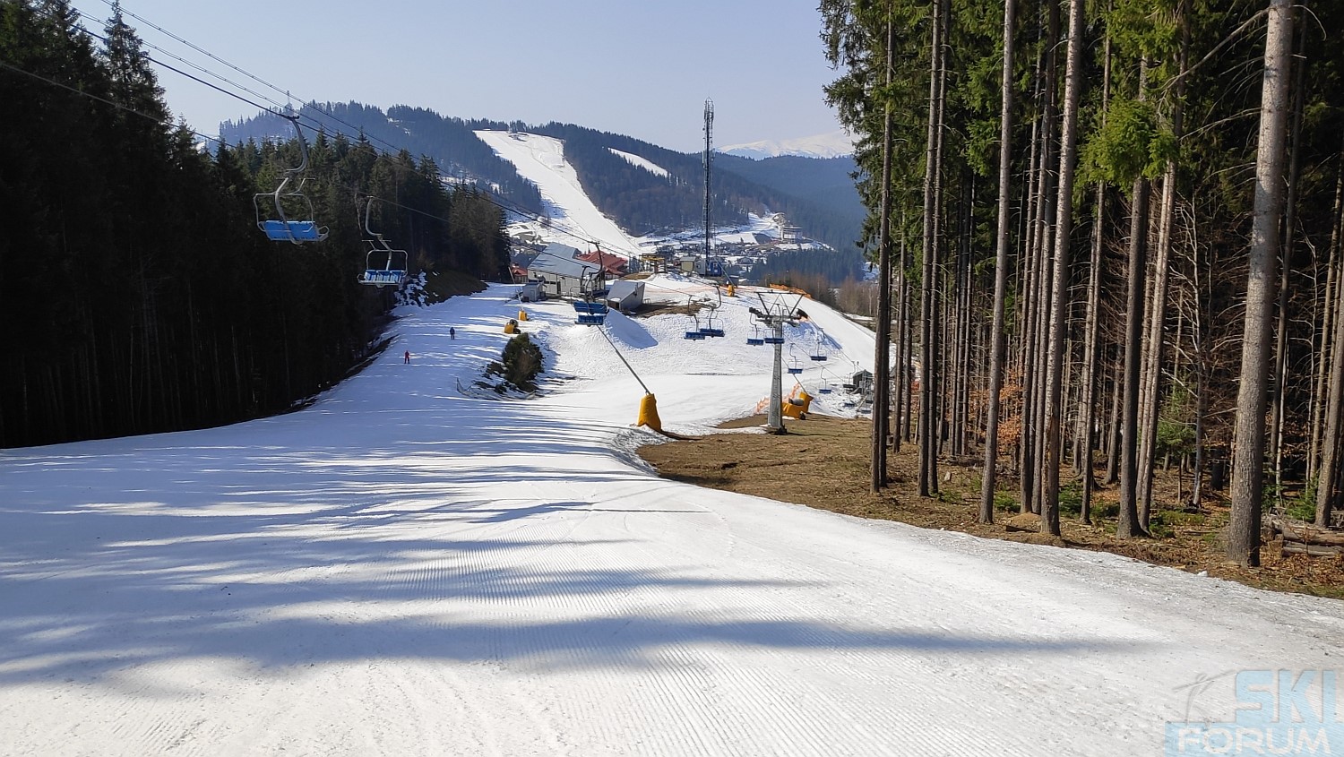 241251-ski-in-bukovel-7.jpg
