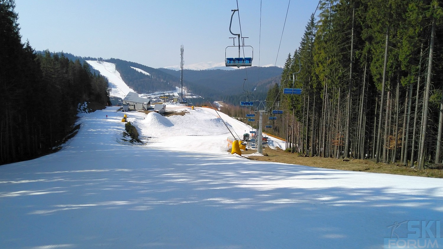 241252-ski-in-bukovel-8.jpg