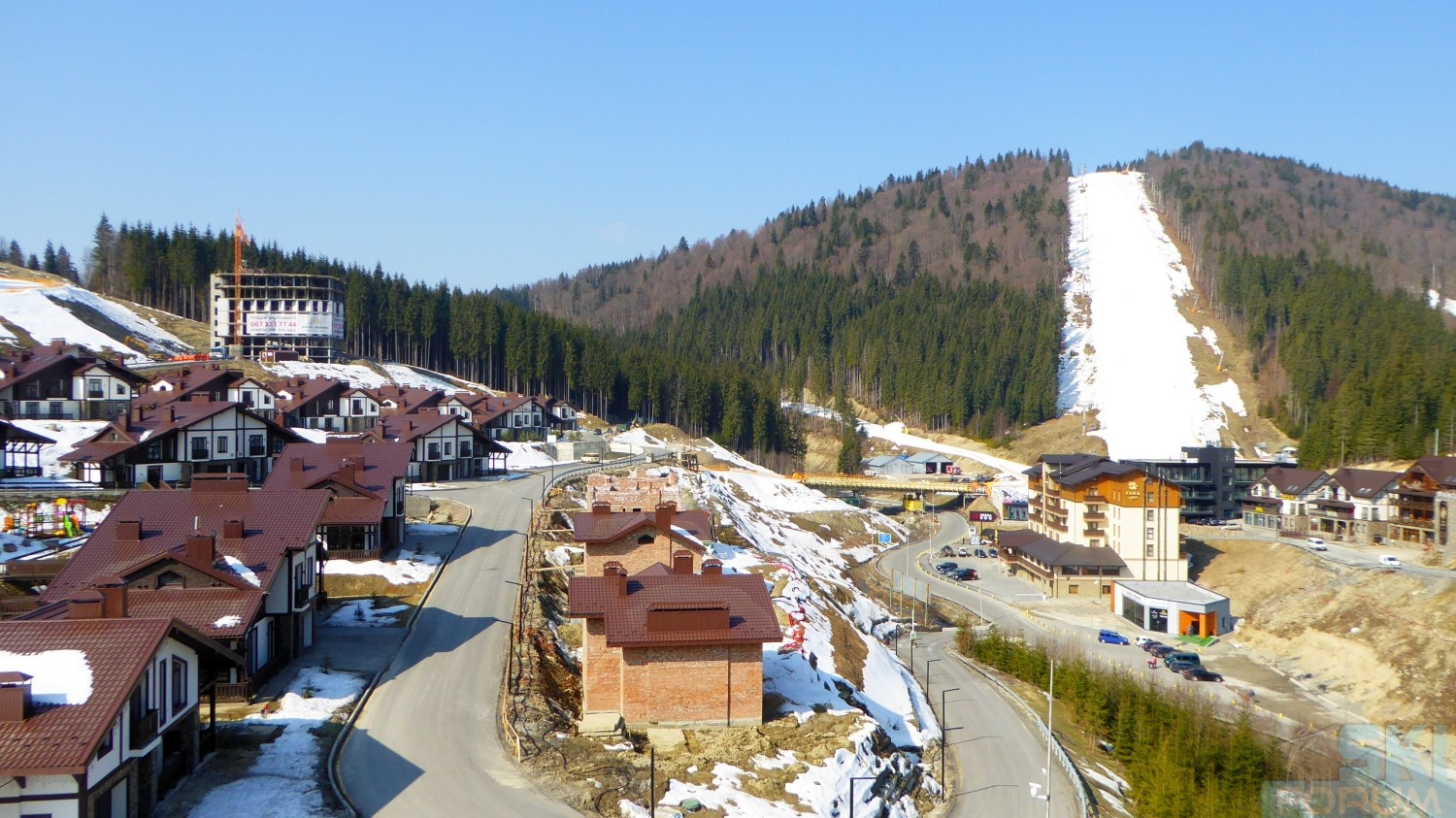 241262-bukovel-ukraine-skiing-45.jpg