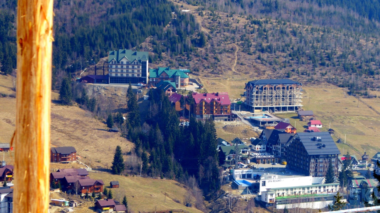 241270-bukovel-ukraine-skiing-53.jpg