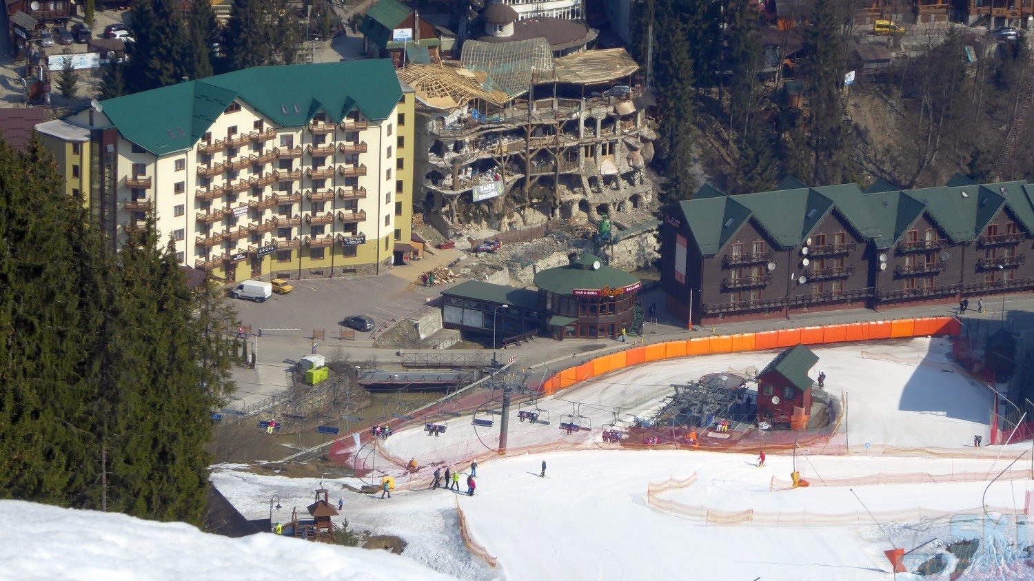 241271-bukovel-ukraine-skiing-54.jpg