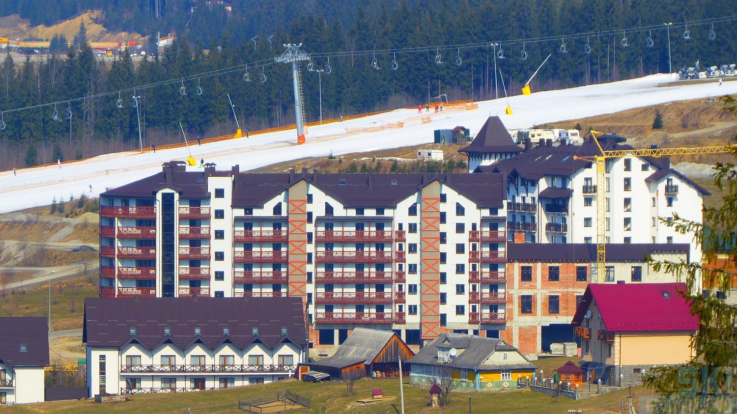 241273-bukovel-ukraine-skiing-56.jpg