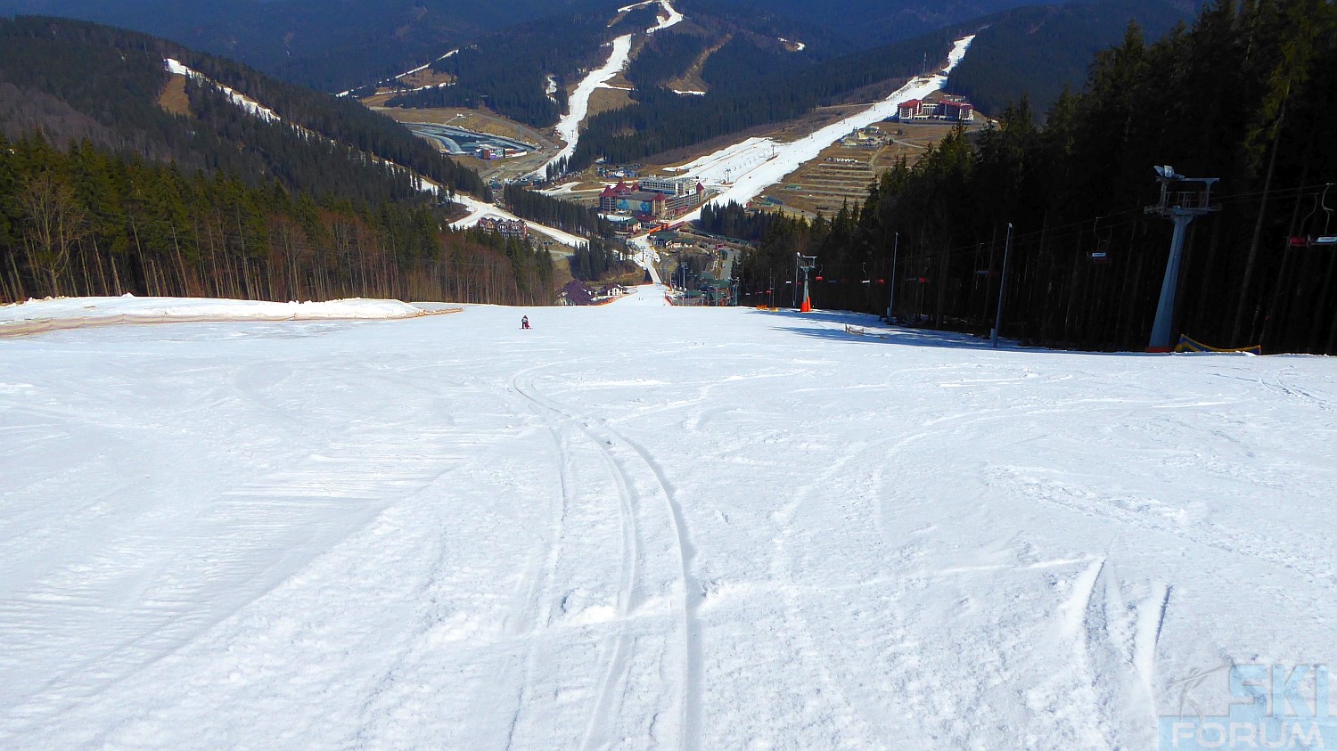 241283-bukovel-ukraine-skiing-58.jpg
