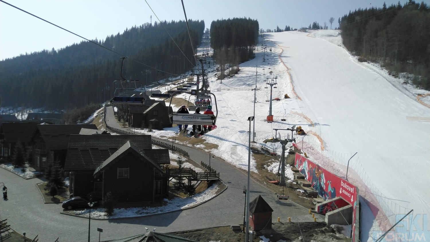 241285-ski-in-bukovel-9.jpg