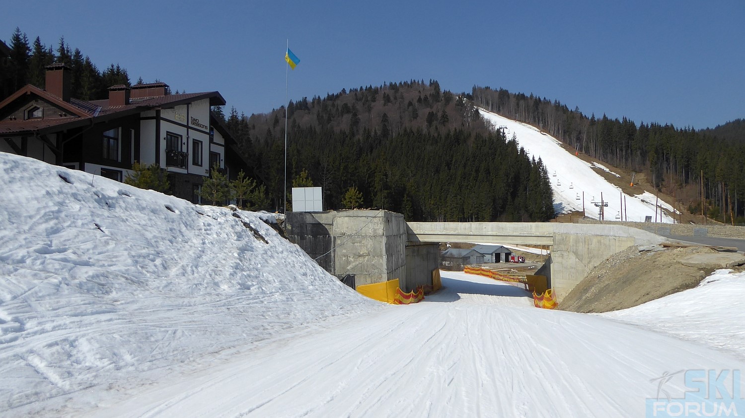 241292-bukovel-ukraine-skiing-66.jpg