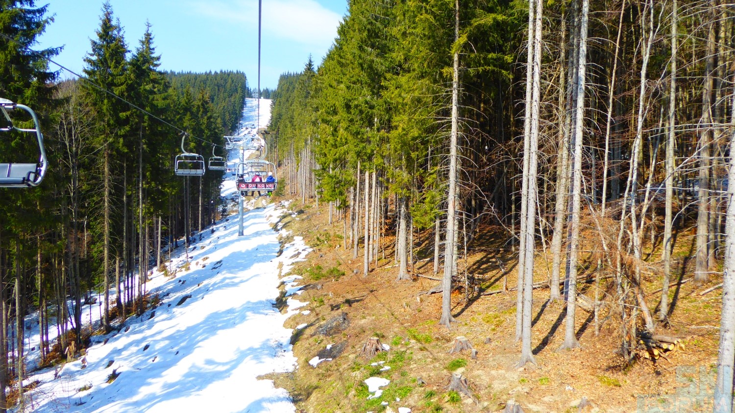 241296-bukovel-ukraine-skiing-70.jpg