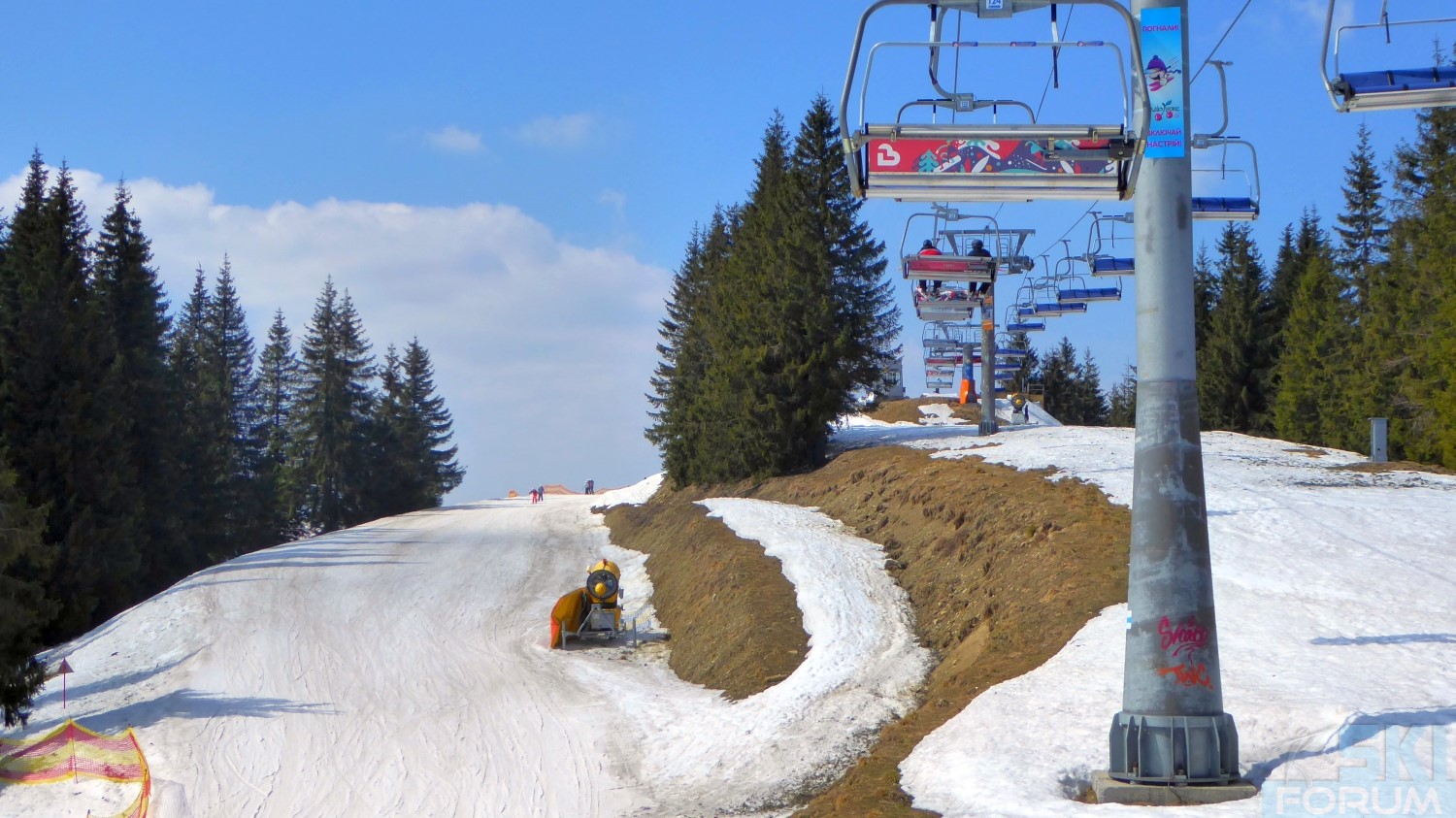 241320-bukovel-ukraine-skiing-91.jpg