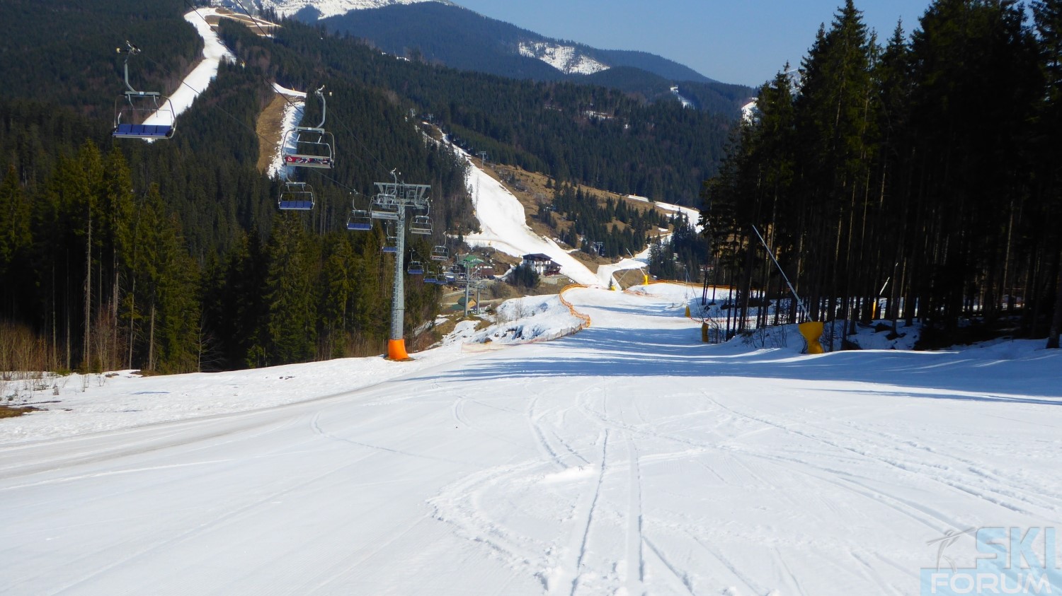 241343-bukovel-ukraine-skiing-109.jpg