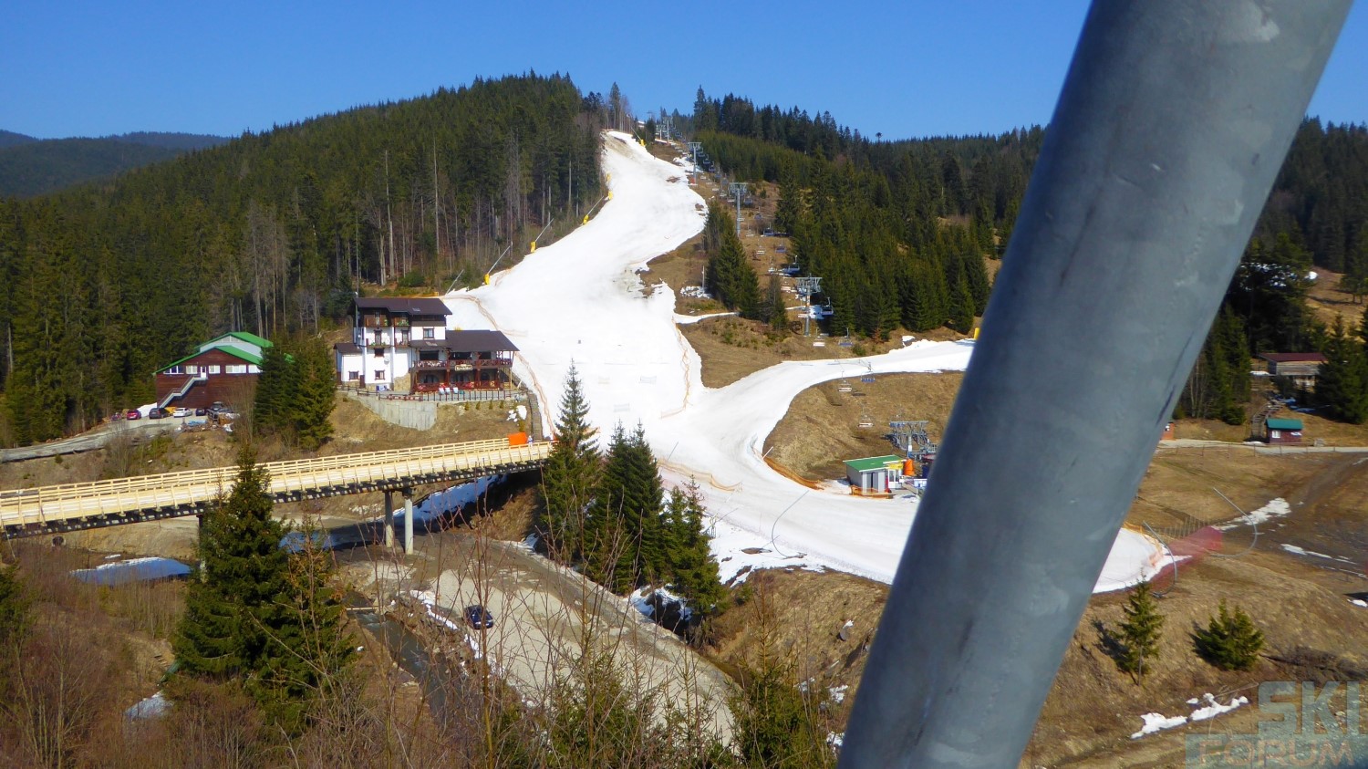241346-bukovel-ukraine-skiing-112.jpg