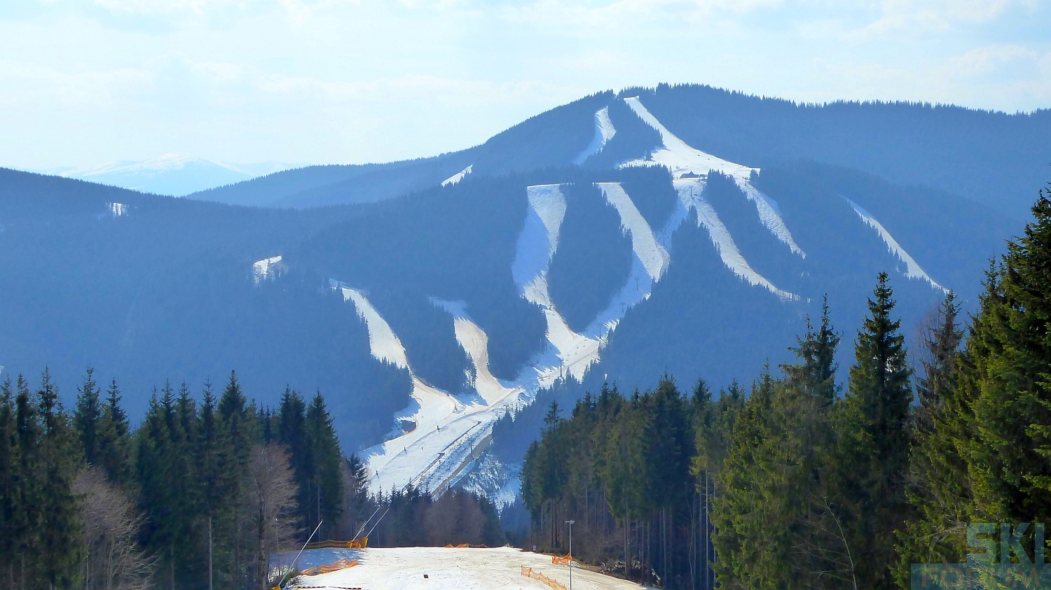 241360-bukovel-ukraine-skiing-123.jpg