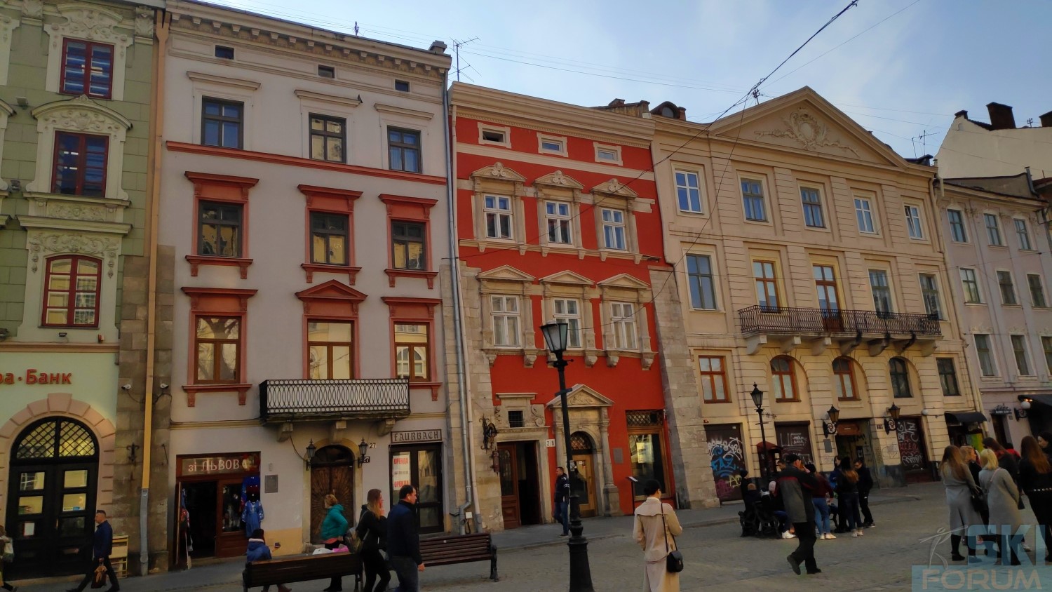241660-lviv-market-square.jpg