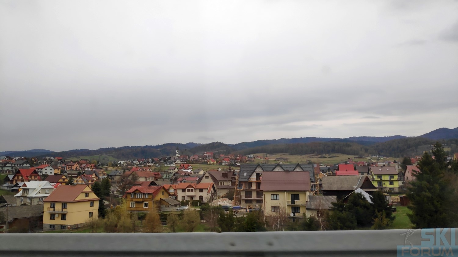 241695-driving-in-poland.jpg