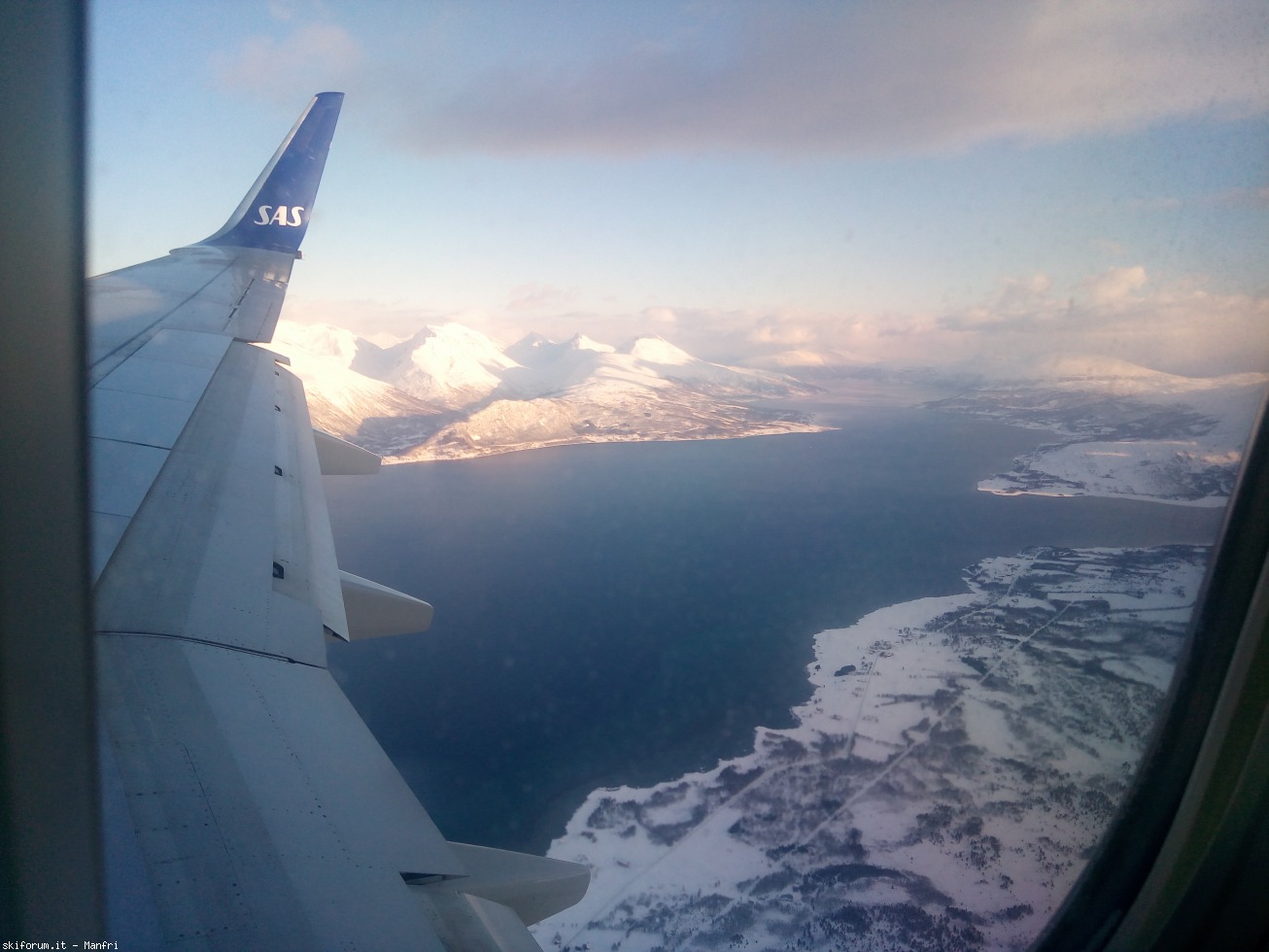 252442-norvegia-2018-03-24-001-vista-dall-aereo.jpg