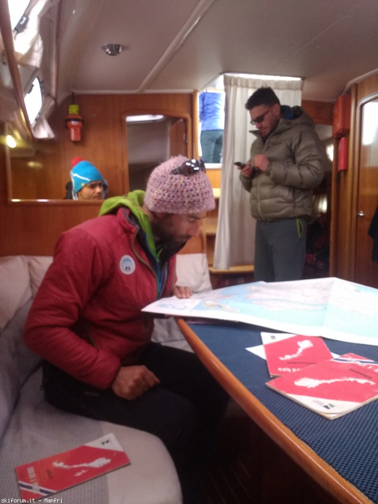 252469-norvegia-2018-03-25-1-121-ognuno-fa-i-suoi-preparativi-1.jpg