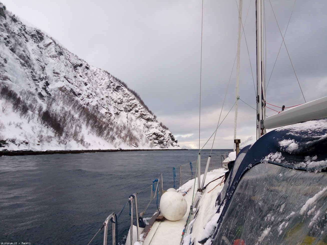 252630-norvegia-2018-03-29-2-556-scorci-di-fiordi-9.jpg