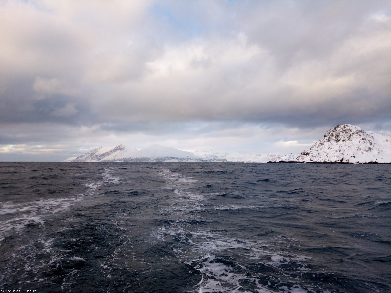 252636-norvegia-2018-03-29-2-565-scorci-dalla-barca-5.jpg