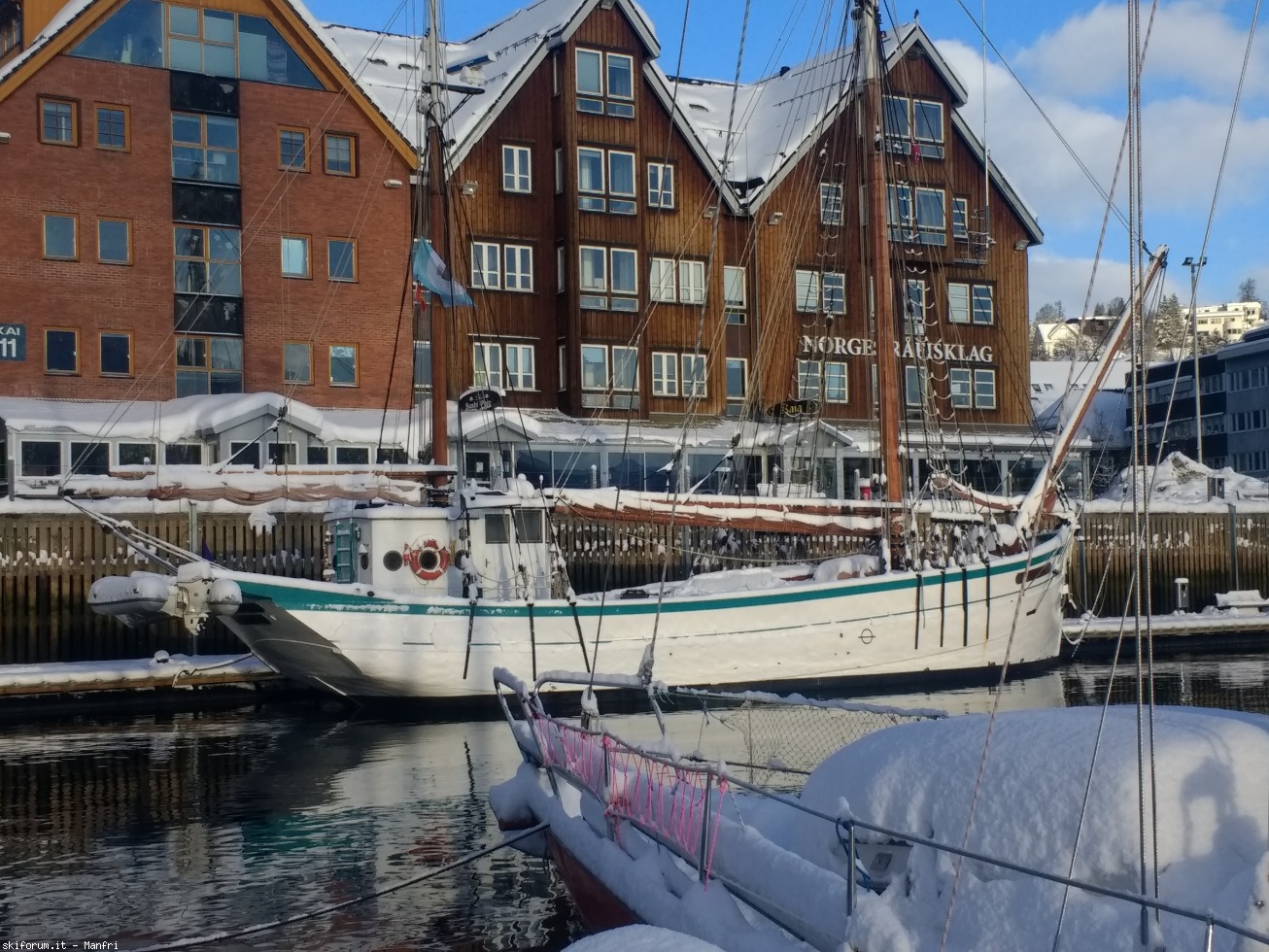 252689-norvegia-2018-03-31-2-714-barche-in-porto-4.jpg