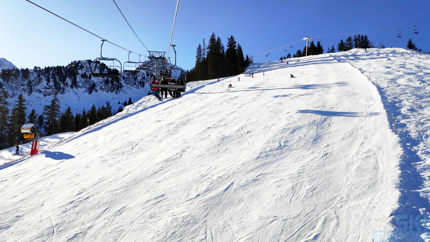 261426-areches-beaufort-ski-12.jpg