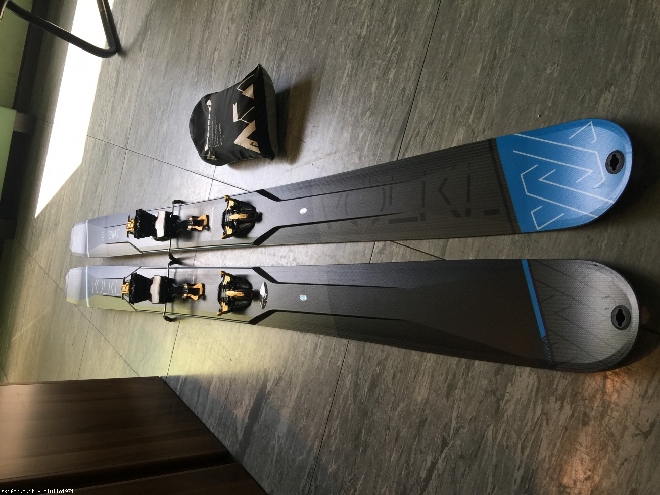 278243-volkl-blu-3.jpg
