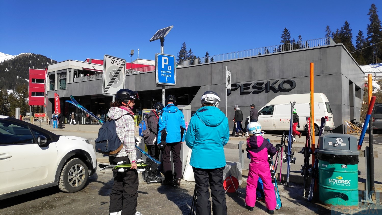 290846-sciare-ad-arosa-skiing-16.jpg