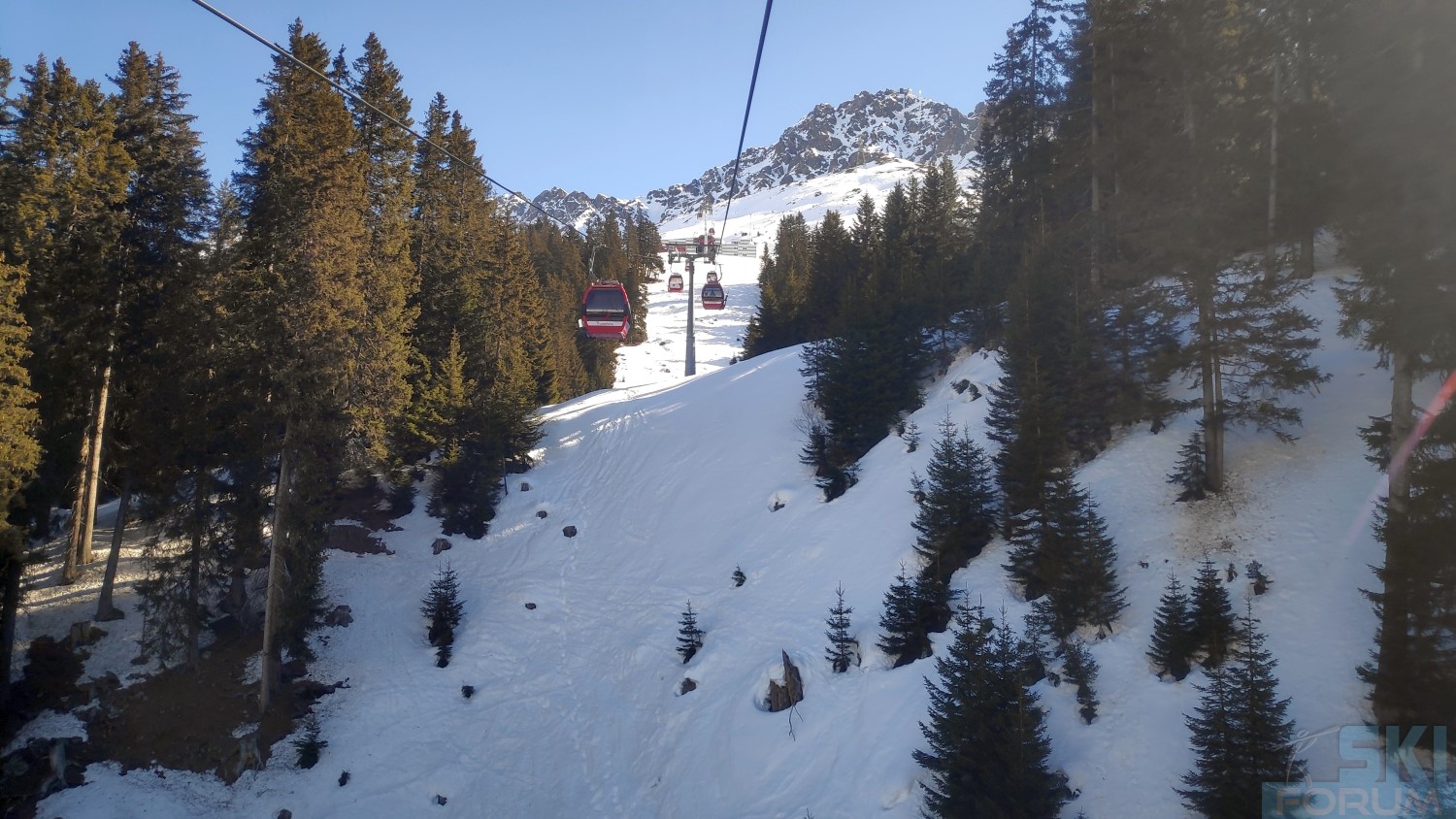 290848-sciare-ad-arosa-skiing-18.jpg