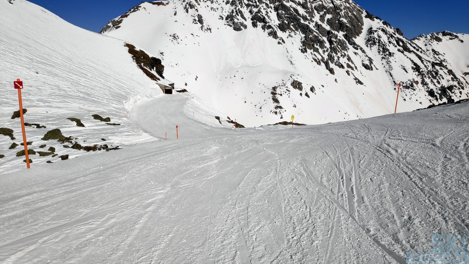 290859-sciare-ad-arosa-skiing-29.jpg