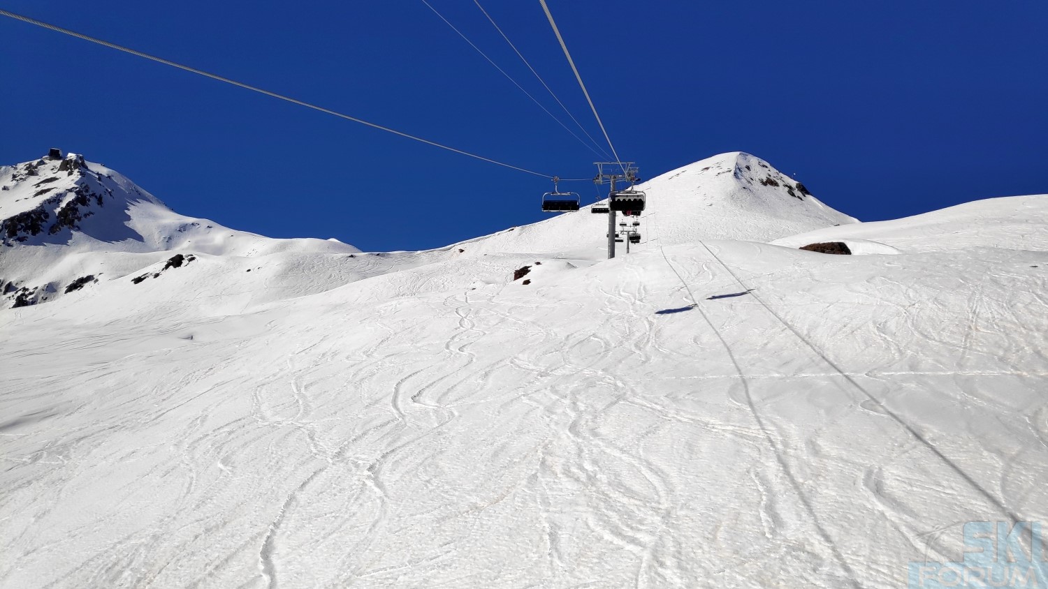 290932-sciare-ad-arosa-skiing-102.jpg