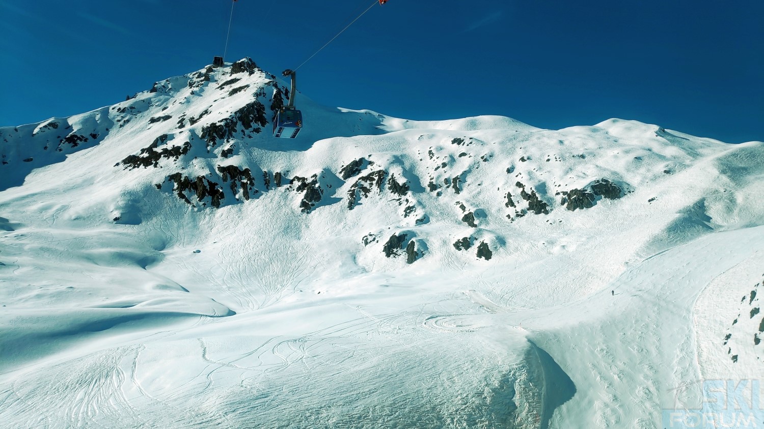 290982-sciare-ad-arosa-skiing-144.jpg