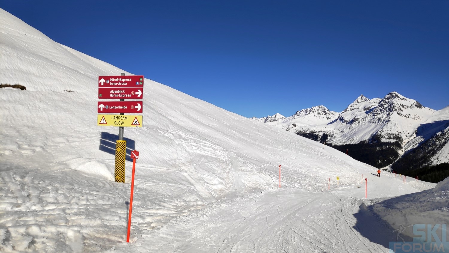 290990-sciare-ad-arosa-skiing-152.jpg