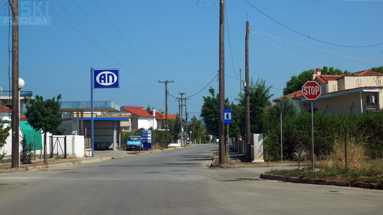 293396-telefono-strada-25.jpg
