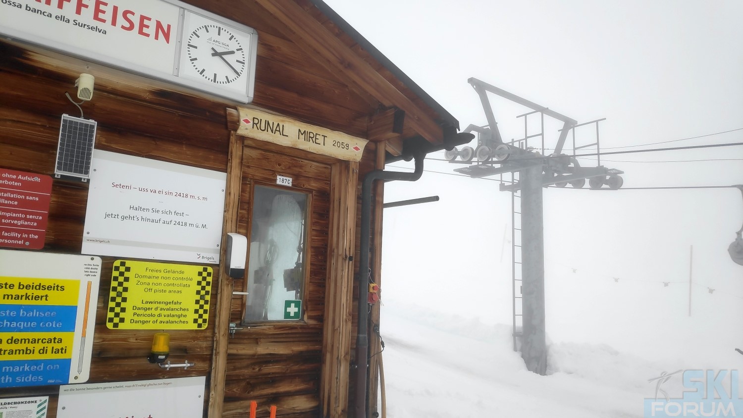 293649-ski-brigels-sciare-grigioni-suisse-55.jpg