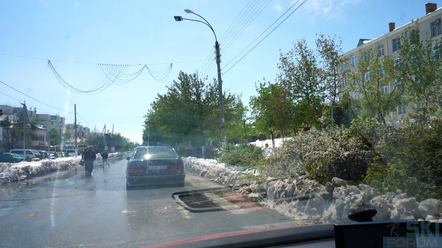 293824-neve-in-moldova-ad-aprile-35.jpg